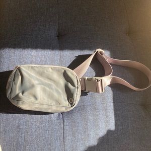 Lululemon Everywhere Belt Bag
